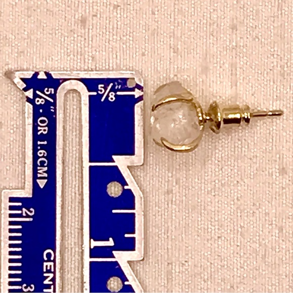 ✨Raw Quartz Crystal Stud Earrings✨ - Picture 6 of 7